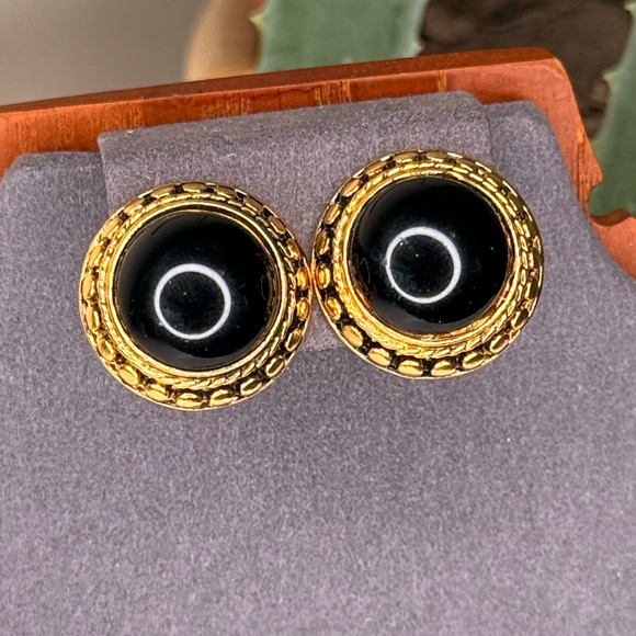 Ben-Amun Vintage Black Cabochon Clip-On Earrings | 1980s Gold Statement Jewelry - Picture 1 of 8